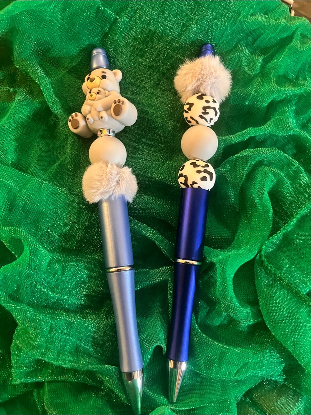2pc Adorable Lovable Momma Bear and Cub Printed Pen Beaded pair Great gift 79